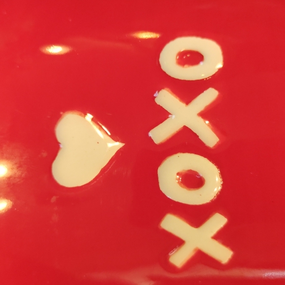 Hallmark heart "hugs & kisses" mug - Picture 8 of 15